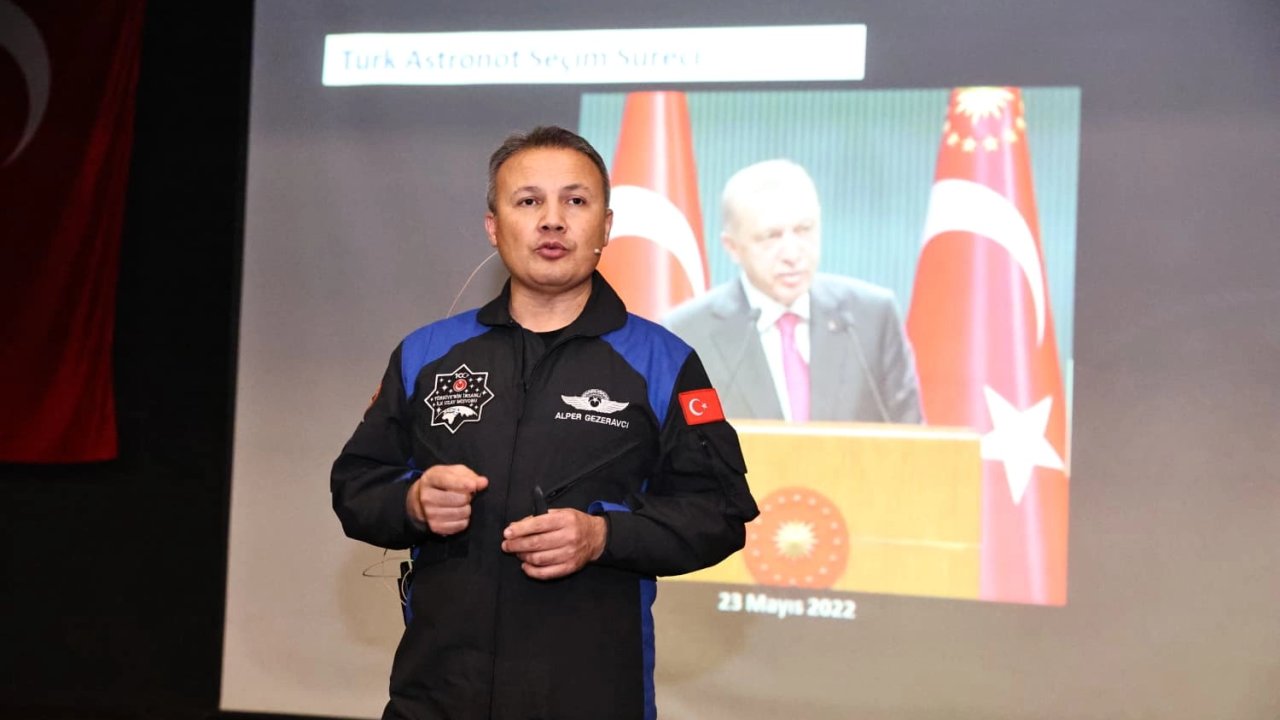 İlk Türk Astronot Alper Gezeravcı, Sakarya’da öğrencilerle buluştu