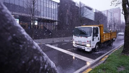 İstanbul Beylikdüzü'nde karla mücadele mesaisi