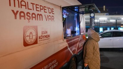 İstanbul Maltepe'de vatandaşlara sıcak çorba ikramı