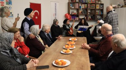 İZMEK'te bağlama kursundan anlamlı dinleti