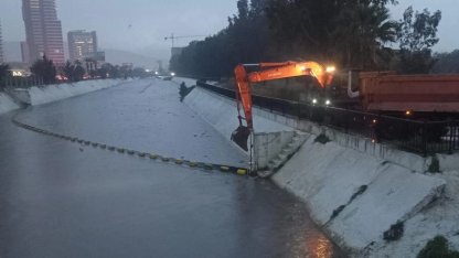 İzmir Büyükşehir ekipleri de sağanak seferberliğinde