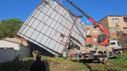 İzmir Büyükşehir'den sağanak ve fırtına mesaisi
