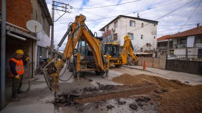 İzmir Büyükşehir'den Sarnıç’ta içme suyu yatırımı hızla ilerliyor