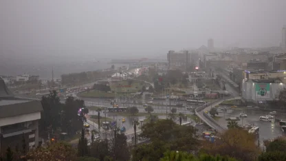 İzmir kuvvetli yağış ve fırtınaya karşı teyakkuzda