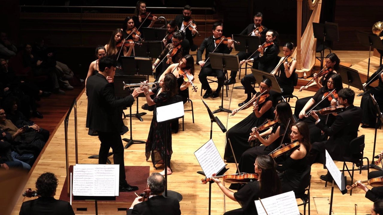 İzmir Oda Orkestrası dünyaca ünlü sanatçılarla sahne aldı