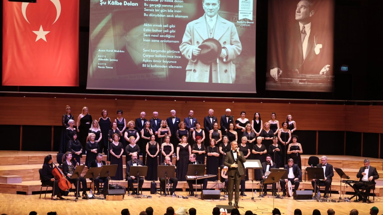 İzmir'de Atatürk, AASSM’de hasretle anıldı