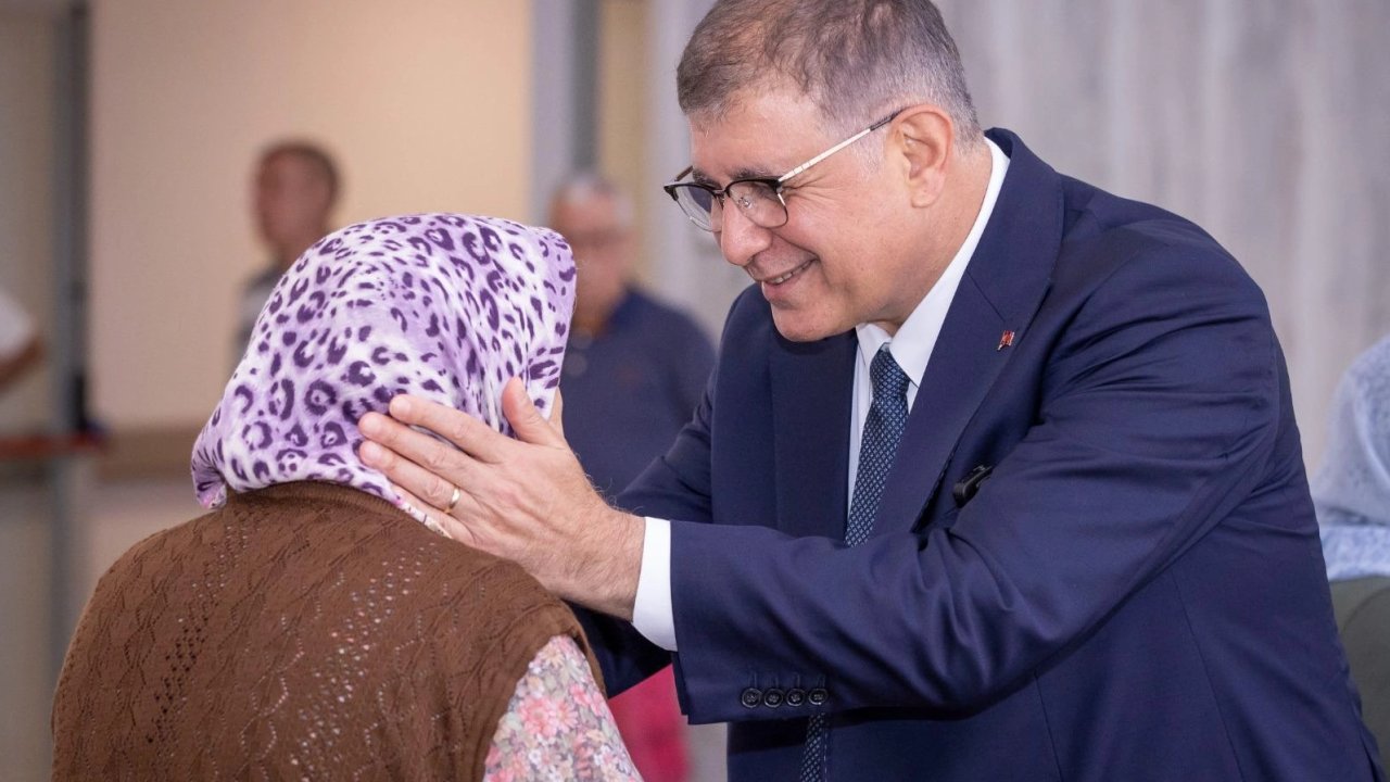 İzmir’de emekli yurttaşın imdadına Büyükşehir yetişiyor