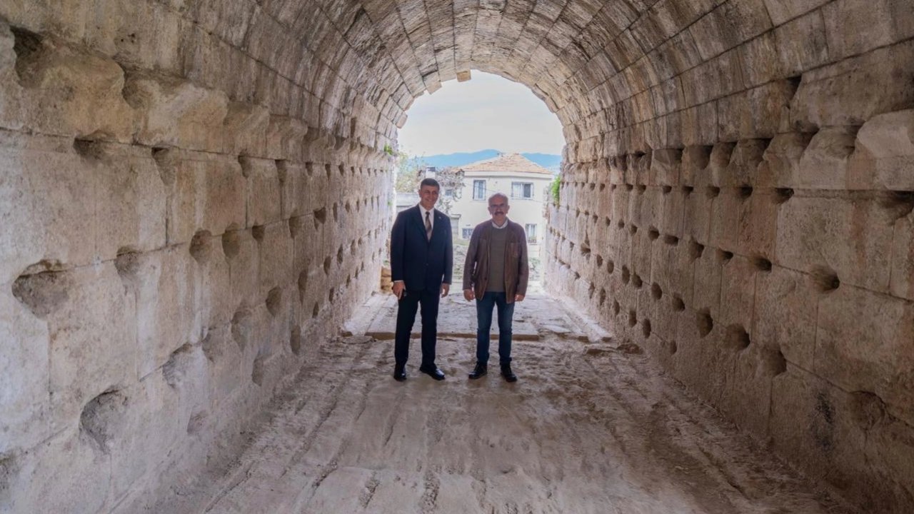 İzmir'de tarihe yol açılıyor