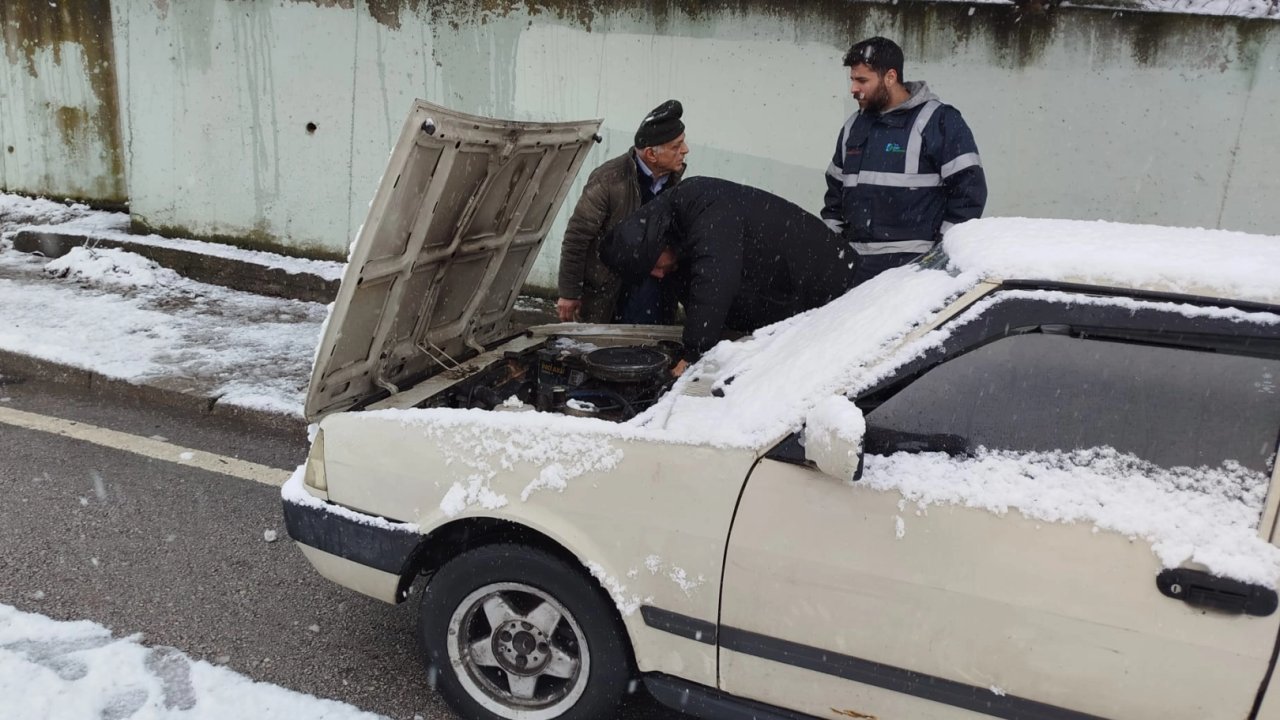 İzmit Belediyesi kar mesaisinde!
