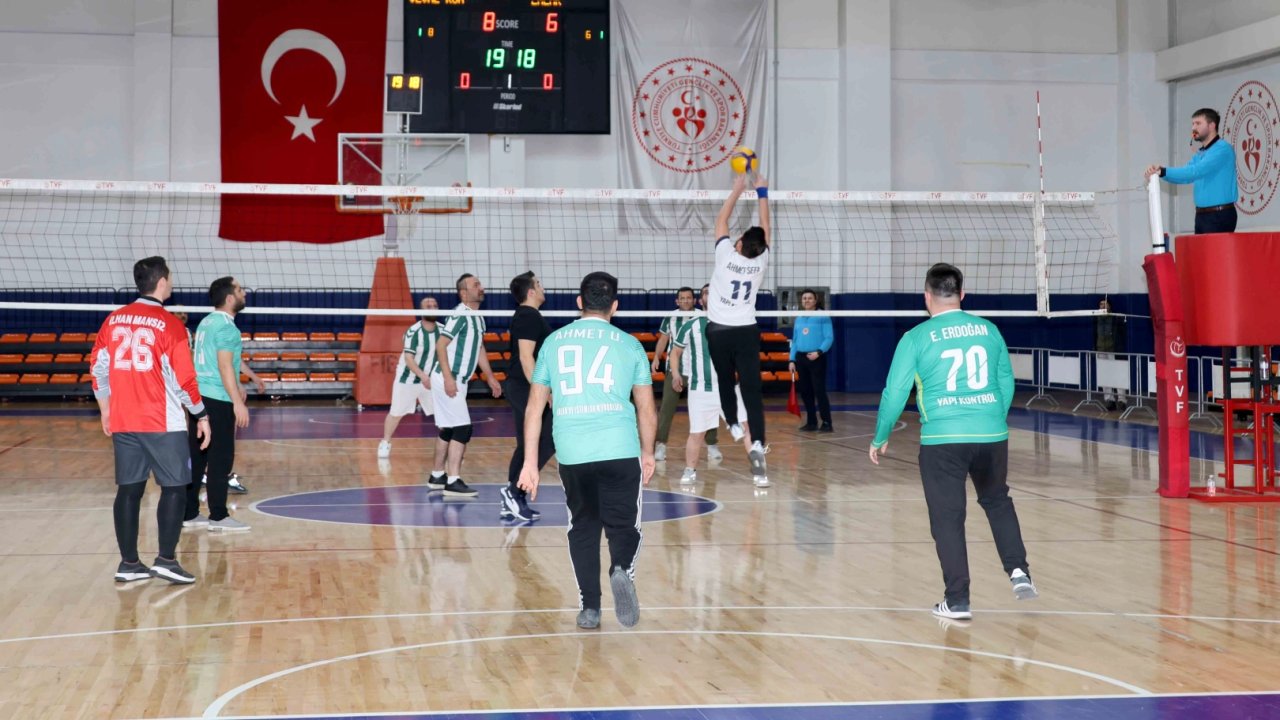 Karatay’da birimler arası voleybol turnuvası başladı