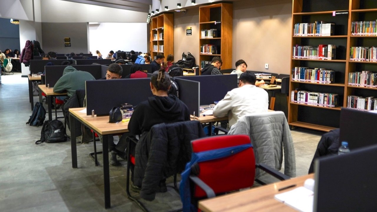 Kayseri Melikgazi'nin Akıl Küpü Kütüphaneleri dolup taşıyor