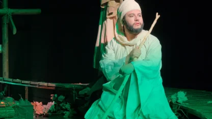 Kocaeli Şehir Tiyatroları’na Bursa İnegöl’de alkış yağmuru