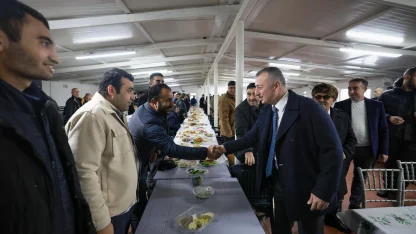 Kocaeli'de Başkan Büyükakın’a Vanlılardan sıcak karşılama