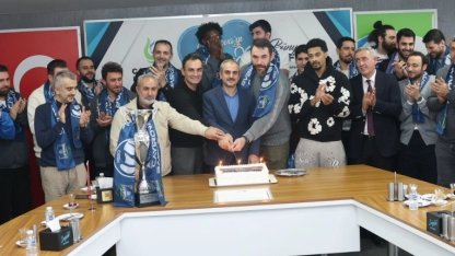 Kocaeli'de Başkan Çiftçi, şampiyon kadroyla bir araya geldi