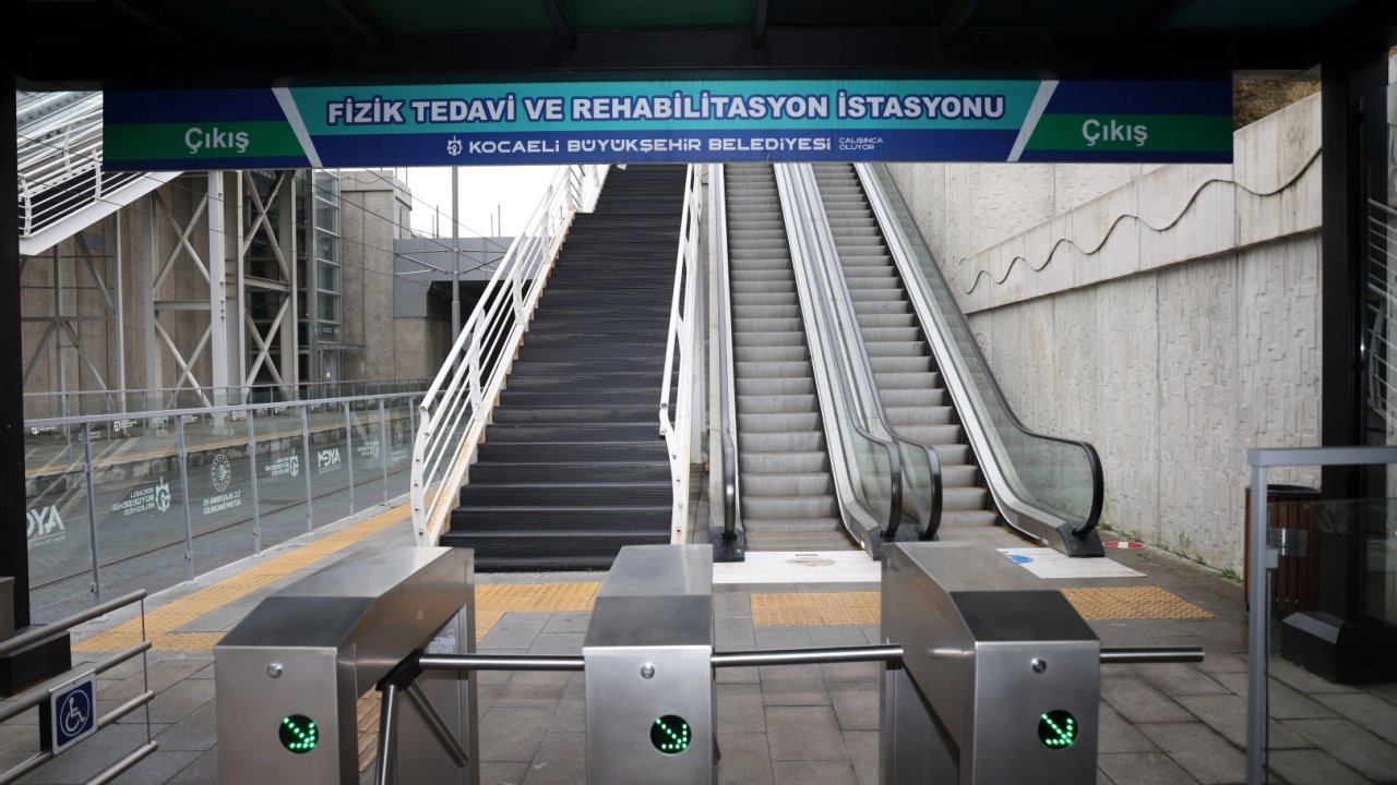 Kocaeli'de yürüyen merdivenler bakıma alındı