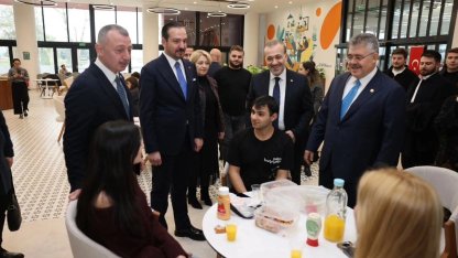 Kürşad Zorlu'dan Başkan Büyükakın'a tebrik