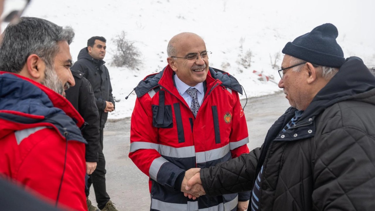 Malatya Büyükşehir ekipleri 7/24 karla mücadelede