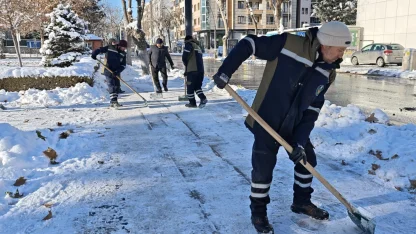 Malatya’da Büyükşehir, karla mücadeleyi sürdürüyor