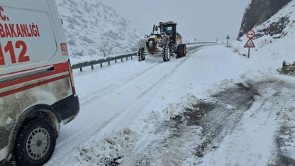 Malatya'da karla mücadele çalışmaları aralıksız devam ediyor