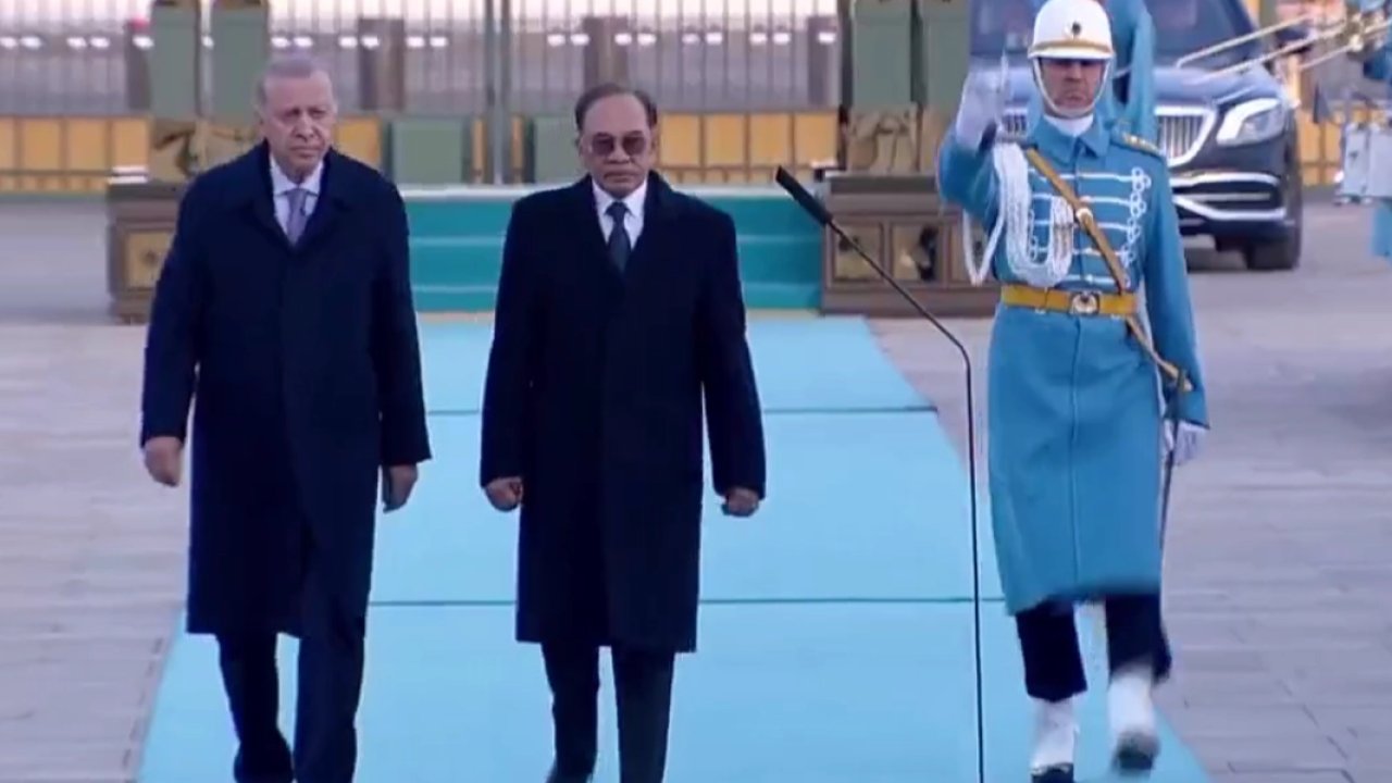 Malezya Başbakanı Enver İbrahim Külliye'de