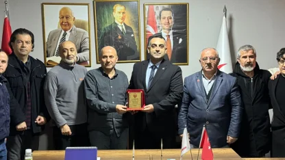 Manisa'da İşitme Engelliler Derneği’nden Yeniden Refah’a ziyaret