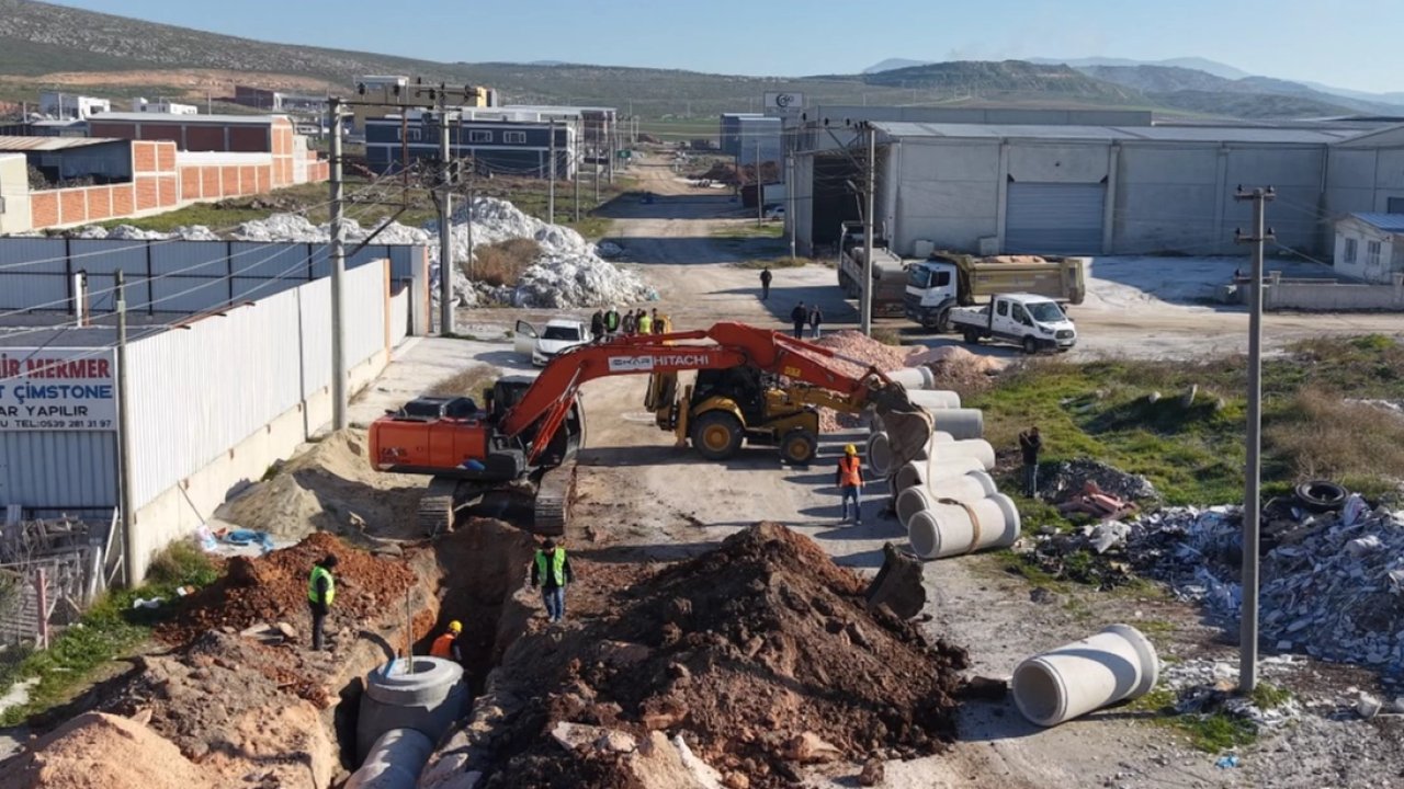 Manisa'da Karaosmanoğlu Sanayi Sitesi’nin çeyrek asırlık altyapısı çilesi son buluyor