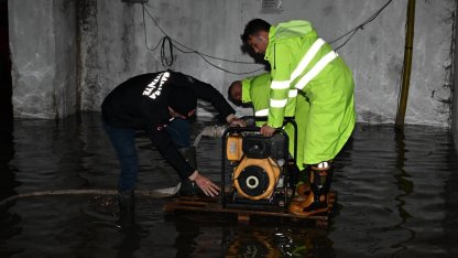 Manisa’da sağanak yağışta ekipler tüm gücüyle sahada