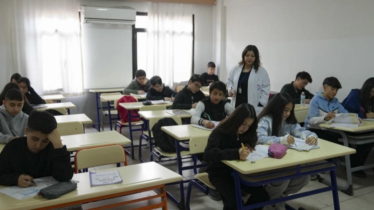 Mersin'de 8 bin 600 öğrenciye ücretsiz sınav desteği