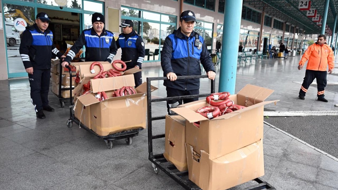 Mersin’de otobüslerde sağlıksız gıda sevkiyatına geçit yok