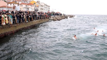 Mudanya Tirilye'de denizden haç çıkarma töreni yapıldı
