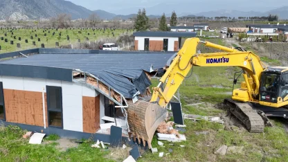 Muğla'da Ortaca Belediyesi kaçak yapılara müdahale etti