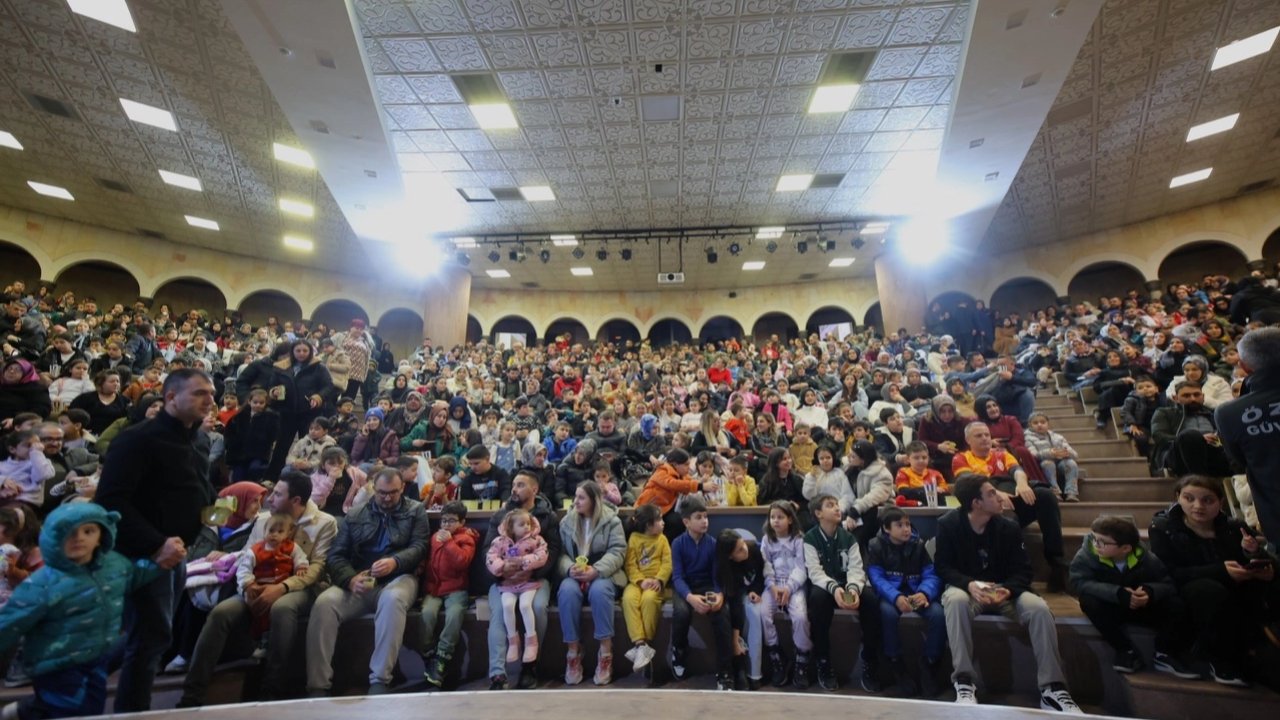 Nevşehir’de küçük izleyicilere büyük eğlence