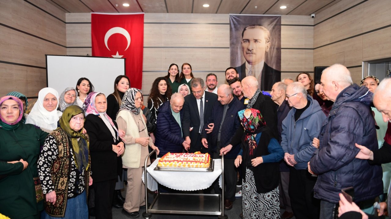 Osmangazi Belediyesi Alzheimer Gündüz Bakım Evi 3. yılını kutladı