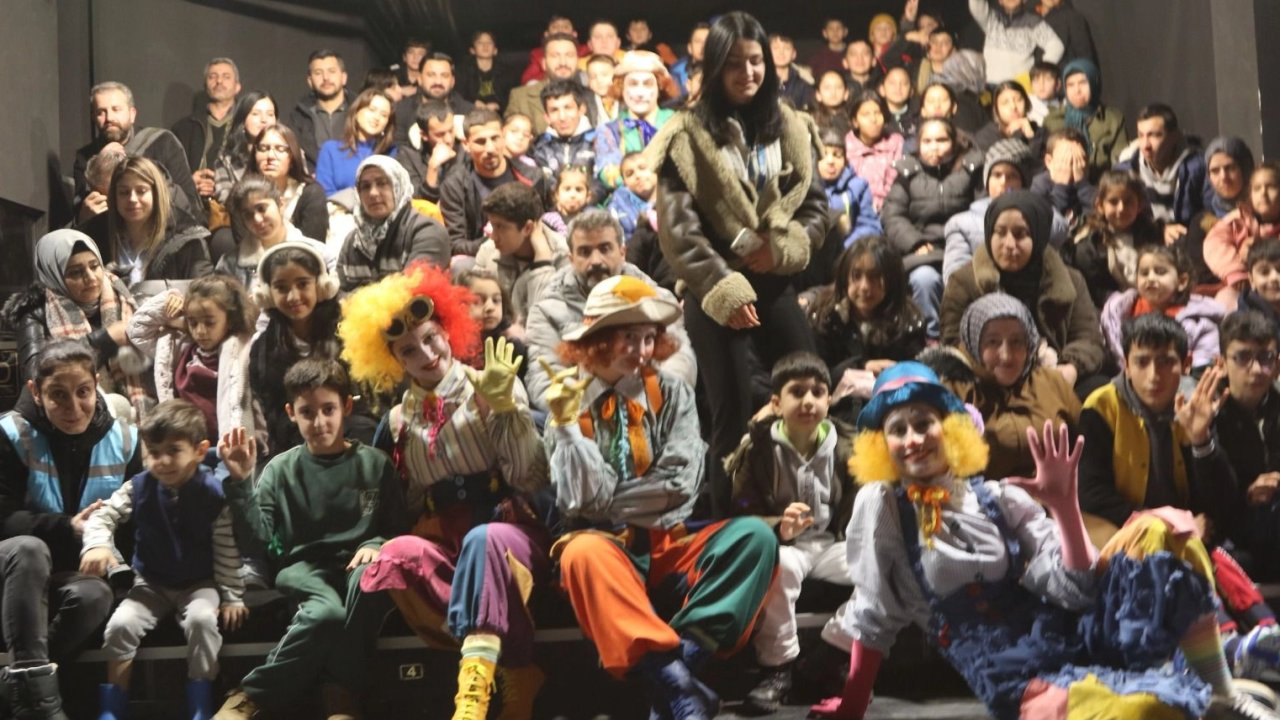 Özel gereksinimli bireyler kahkahaya boğuldu