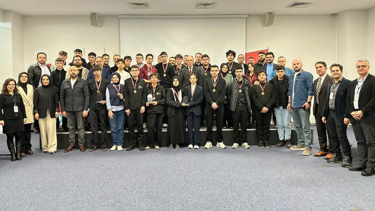 RoboBursa’da büyük final gerçekleşti... Şampiyonlar Çek Cumhuriyeti yolcusu