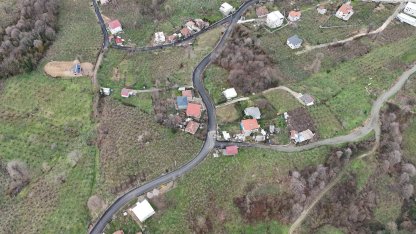 Sakarya'da mahallesi sakinlerinden asfalt teşekkürü