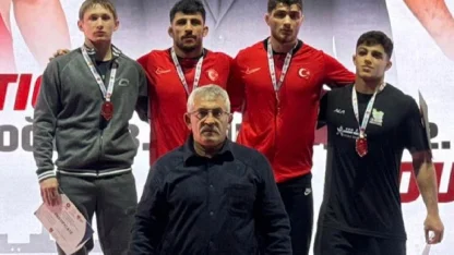 Sakaryalı sporcu Abdülsamet Antalya’da podyuma çıktı