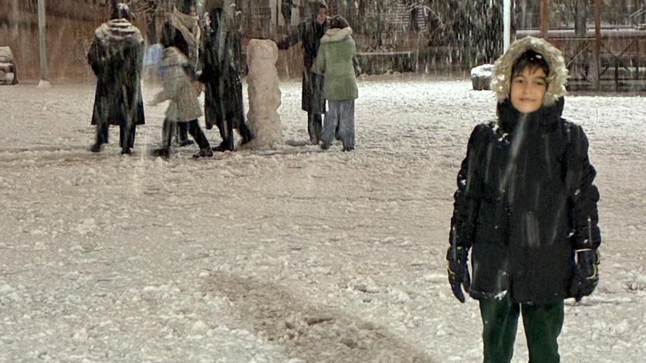 Seydişehir’de Beklenen Kar Geceyi şölene dönüştürdü.