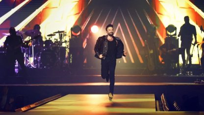Tarkan özlemi son buldu... Megastar İstanbul'da hayranlarıyla kucaklaştı