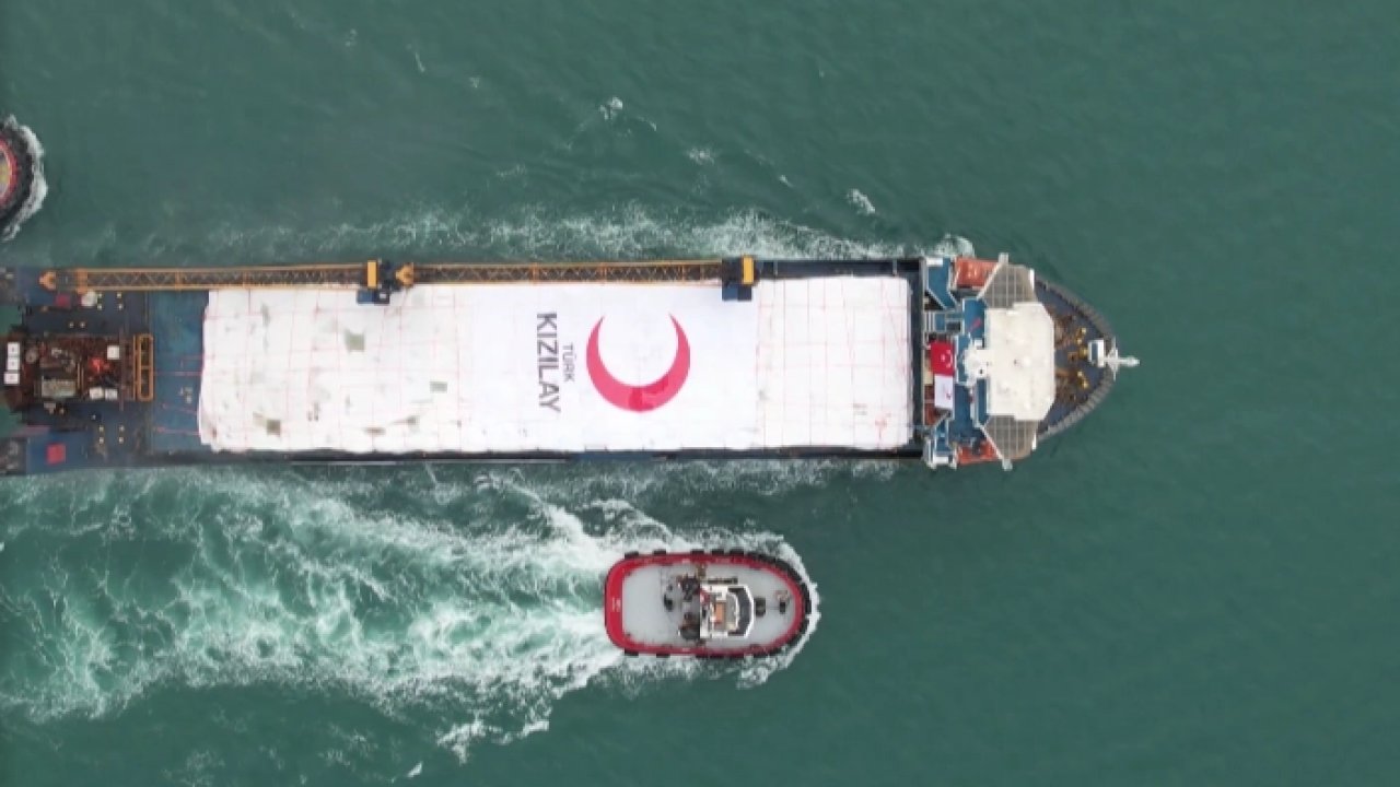 Türk Kızılay 20. yardım gemisini Gazze'ye uğurladı