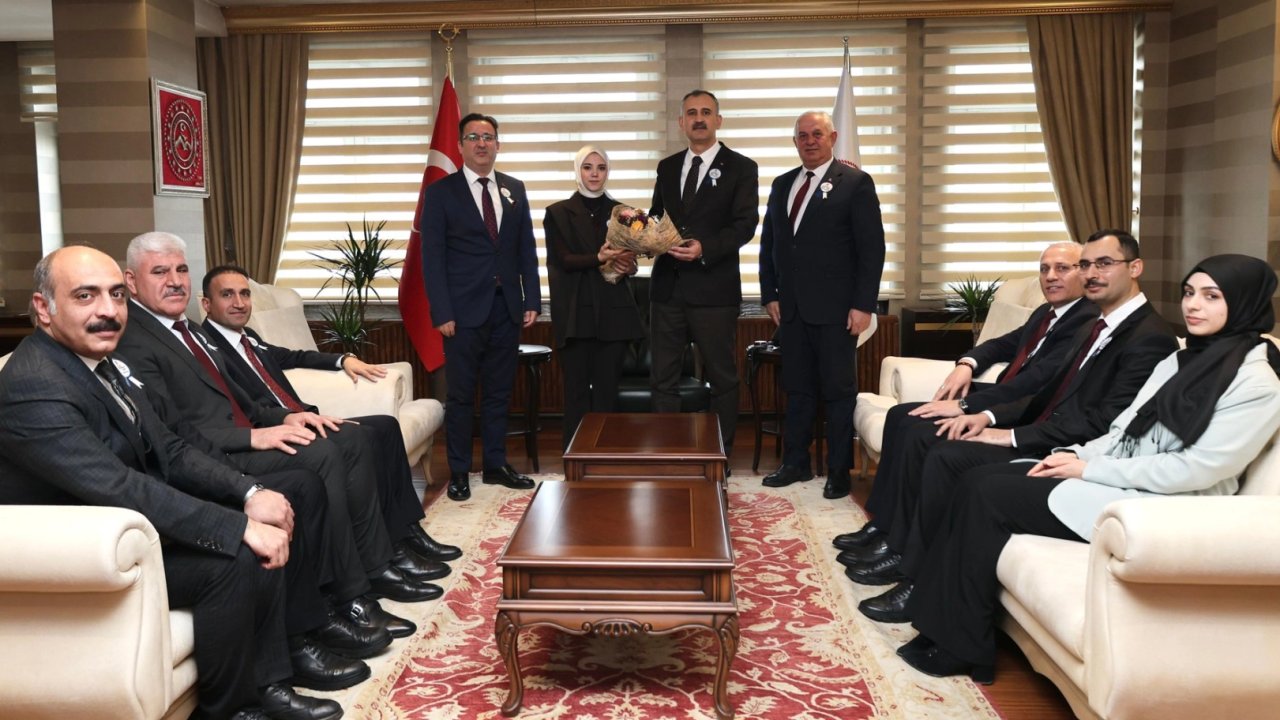 Ağrı Defterdarı'ndan Vali Bozkurt’a hafta ziyareti