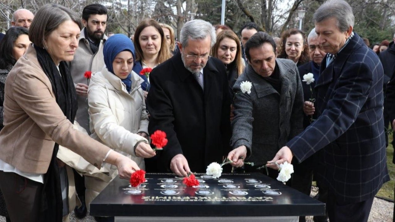 Ankara Üniversitesi depremde kaybedilen öğrencilerini andı