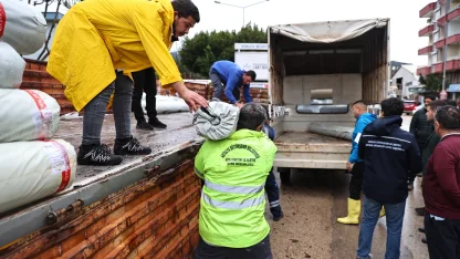 Antalya'da hortum ve fırtına mağduru üreticiye destek