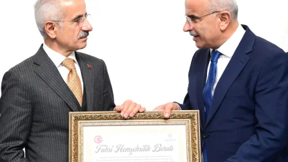 Bakan Uraloğlu'na Malatya'dan  fahri berat