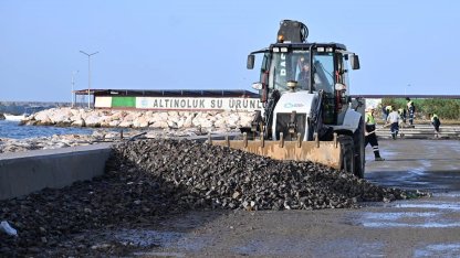 Balıkesir Büyükşehir’den Körfez’de tam kadro müdahale