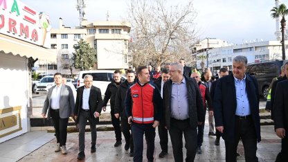 Balıkesir'de Başkan Akın lodosun vurduğu Körfez’de