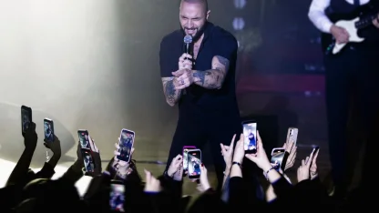 Berkay'dan sahnedeyken duygusal veda