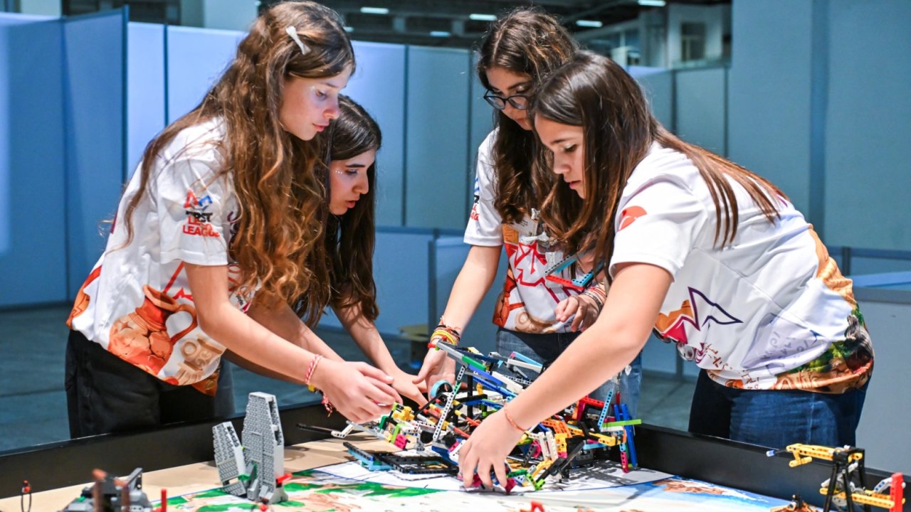 Bilim Kahramanları Fuar İzmir'de buluştu