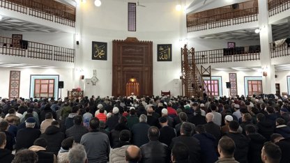 Bursa İnegöl’de ilk teravih gecesi manevi atmosferle yaşandı