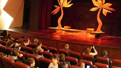 Bursa İznik'te atık piller tiyatro biletine dönüştü